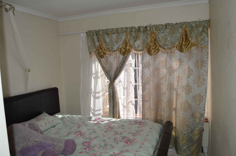 3 Bedroom Property for Sale in Brackendowns Gauteng