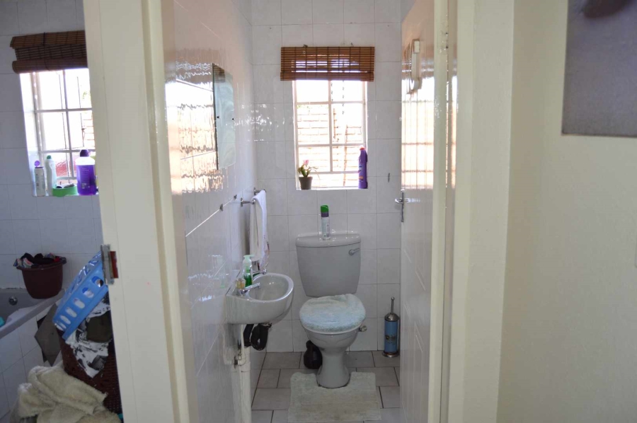 3 Bedroom Property for Sale in Brackendowns Gauteng