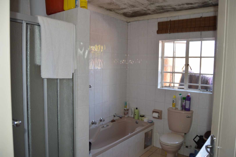 3 Bedroom Property for Sale in Brackendowns Gauteng