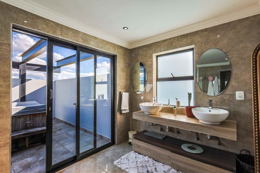 8 Bedroom Property for Sale in The Hills Game Reserve Estate Gauteng