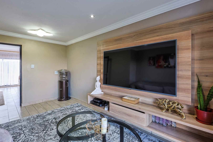 8 Bedroom Property for Sale in The Hills Game Reserve Estate Gauteng