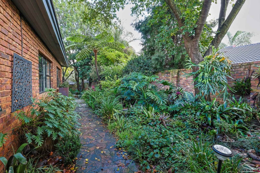 4 Bedroom Property for Sale in Erasmuskloof Gauteng