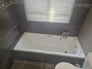 To Let 2 Bedroom Property for Rent in Paulshof Gauteng