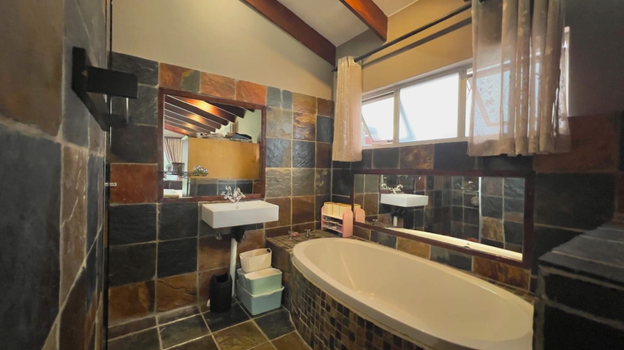 4 Bedroom Property for Sale in Midstream Estate Gauteng