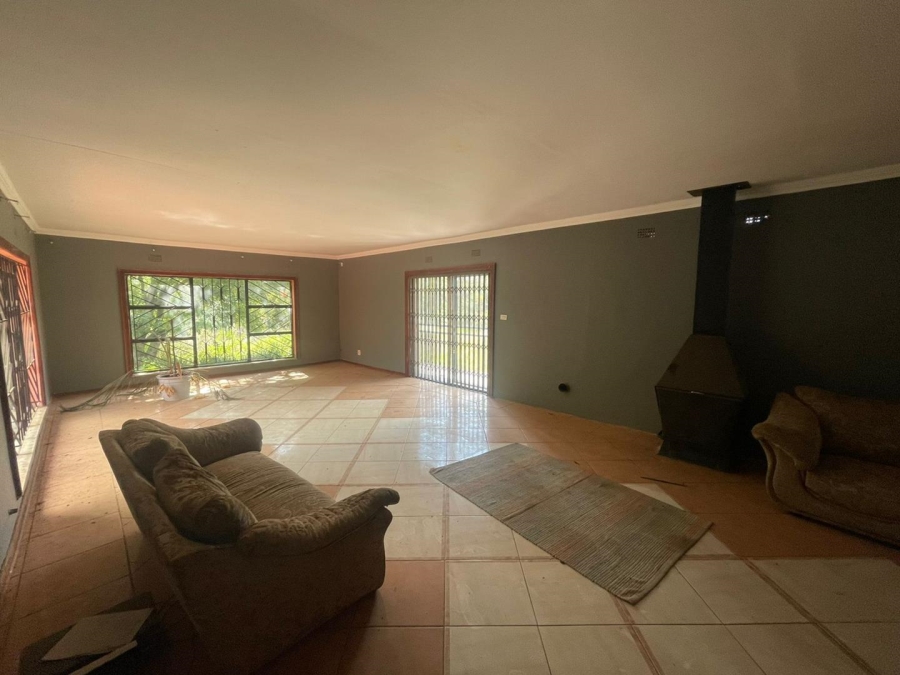 4 Bedroom Property for Sale in Glen Austin Gauteng