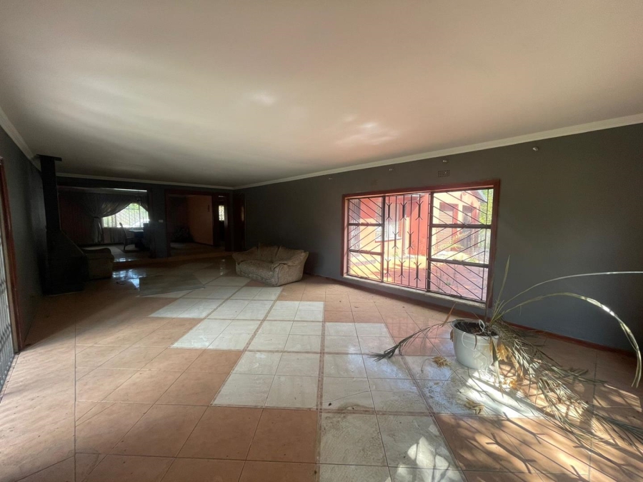 4 Bedroom Property for Sale in Glen Austin Gauteng