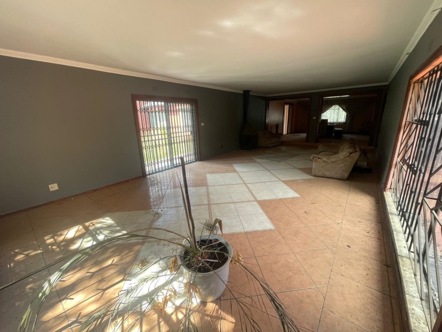 4 Bedroom Property for Sale in Glen Austin Gauteng