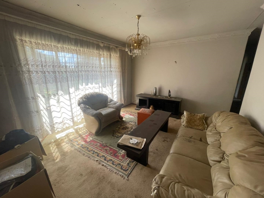 4 Bedroom Property for Sale in Glen Austin Gauteng