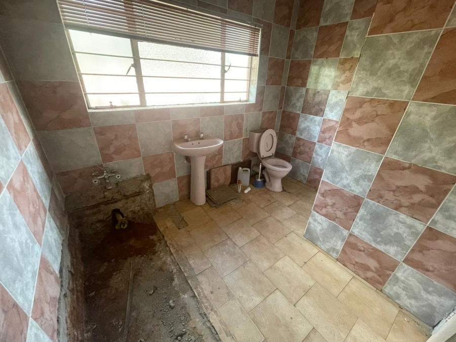 4 Bedroom Property for Sale in Glen Austin Gauteng