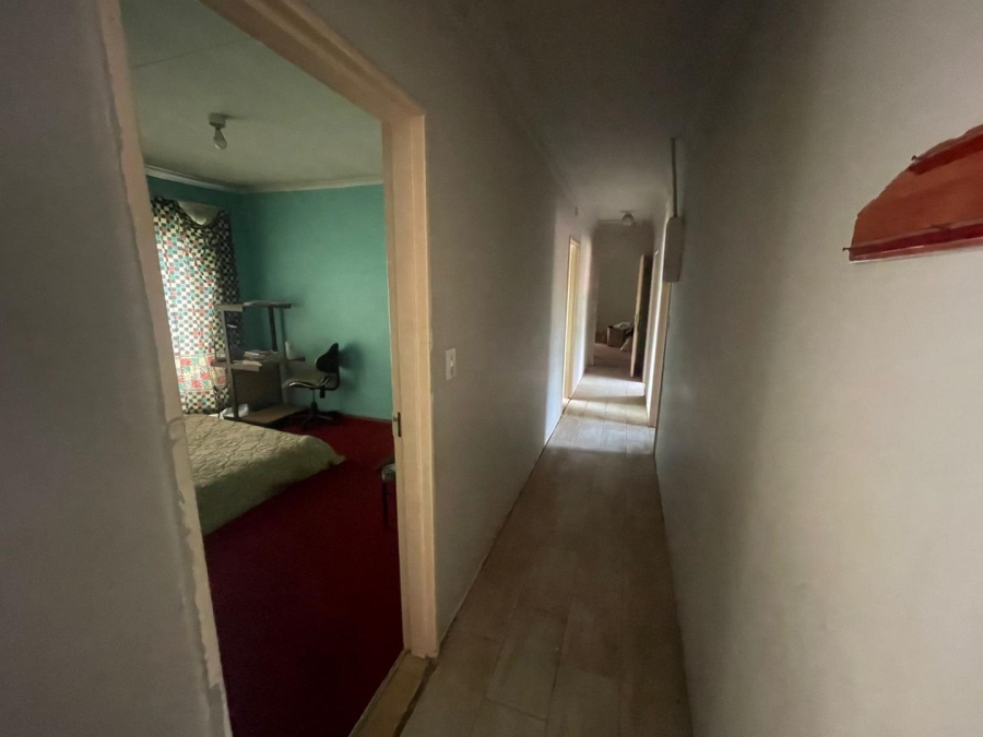 4 Bedroom Property for Sale in Glen Austin Gauteng