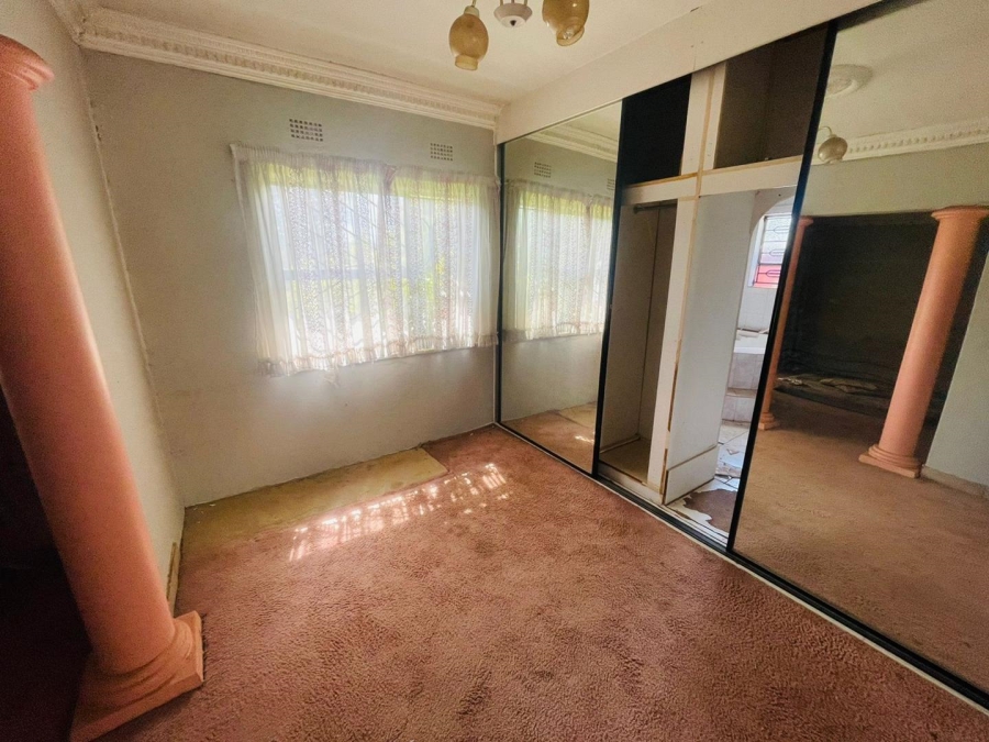 4 Bedroom Property for Sale in Glen Austin Gauteng