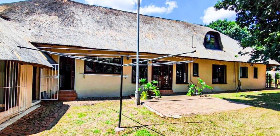 4 Bedroom Property for Sale in Buccleuch Gauteng