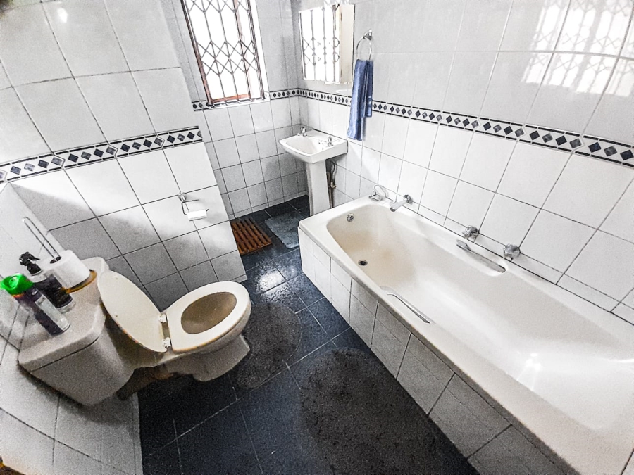 4 Bedroom Property for Sale in Buccleuch Gauteng