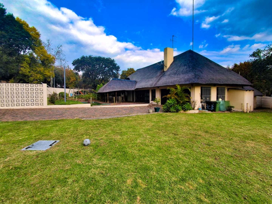 4 Bedroom Property for Sale in Buccleuch Gauteng