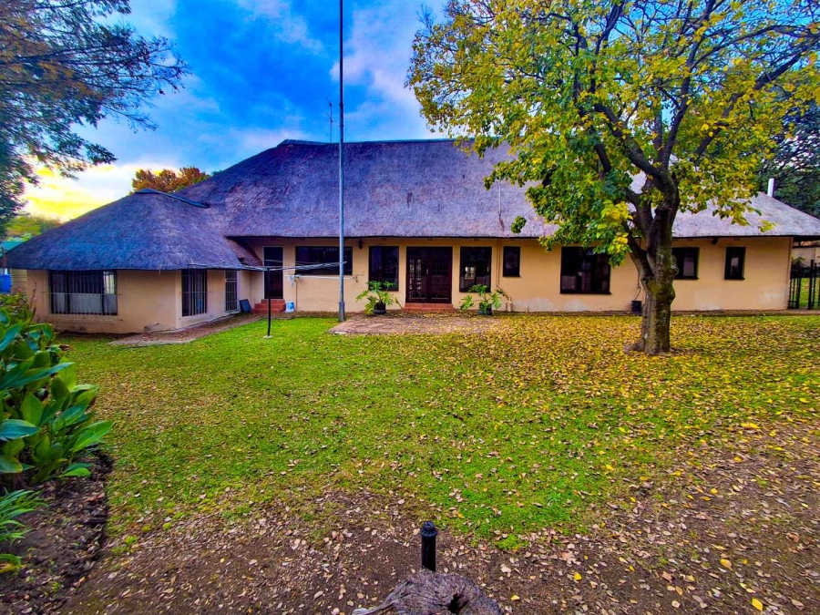 4 Bedroom Property for Sale in Buccleuch Gauteng