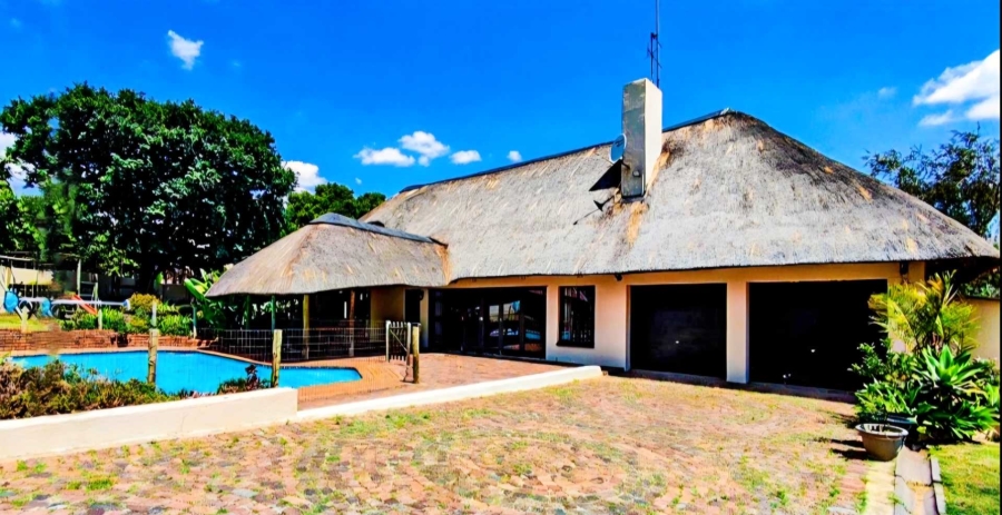 4 Bedroom Property for Sale in Buccleuch Gauteng