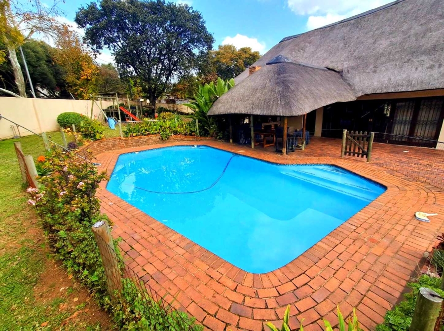 4 Bedroom Property for Sale in Buccleuch Gauteng