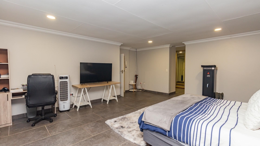 4 Bedroom Property for Sale in Ruimsig Gauteng