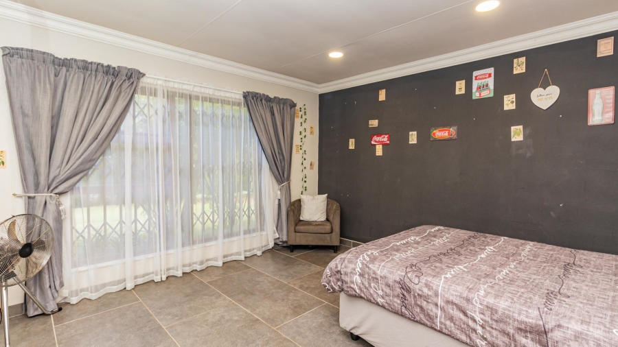 4 Bedroom Property for Sale in Ruimsig Gauteng