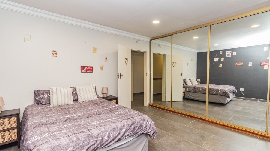 4 Bedroom Property for Sale in Ruimsig Gauteng