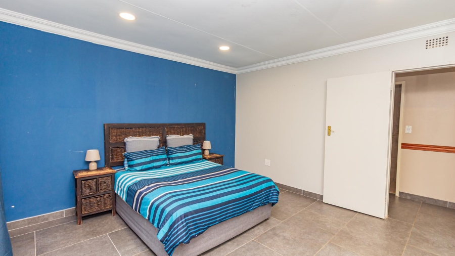 4 Bedroom Property for Sale in Ruimsig Gauteng