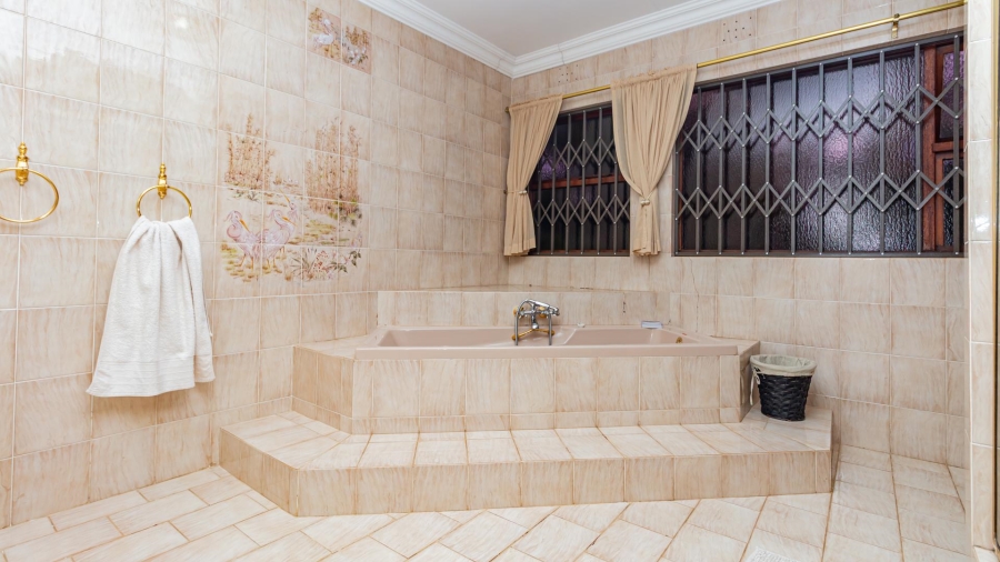 4 Bedroom Property for Sale in Ruimsig Gauteng
