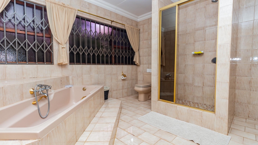 4 Bedroom Property for Sale in Ruimsig Gauteng