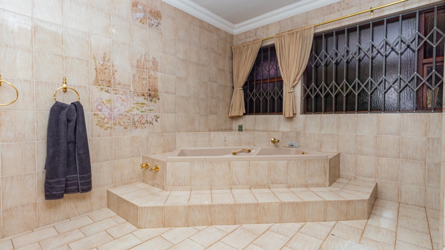 4 Bedroom Property for Sale in Ruimsig Gauteng