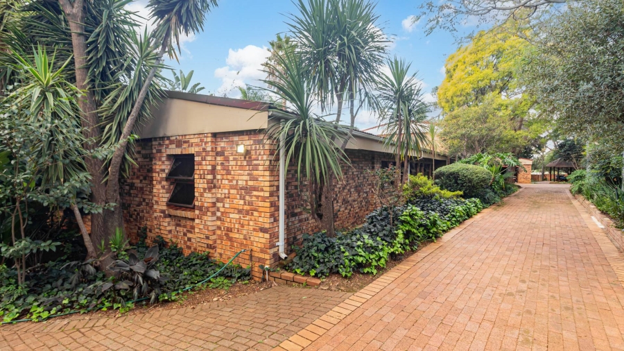 4 Bedroom Property for Sale in Ruimsig Gauteng