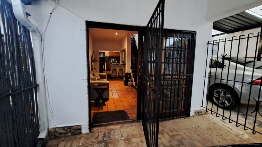 To Let 1 Bedroom Property for Rent in Robindale Gauteng