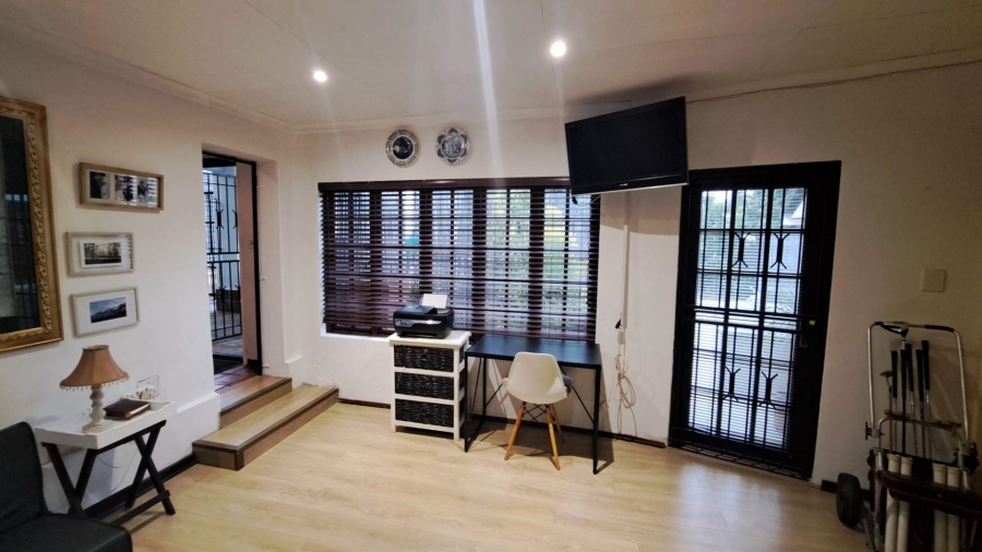 To Let 1 Bedroom Property for Rent in Robindale Gauteng
