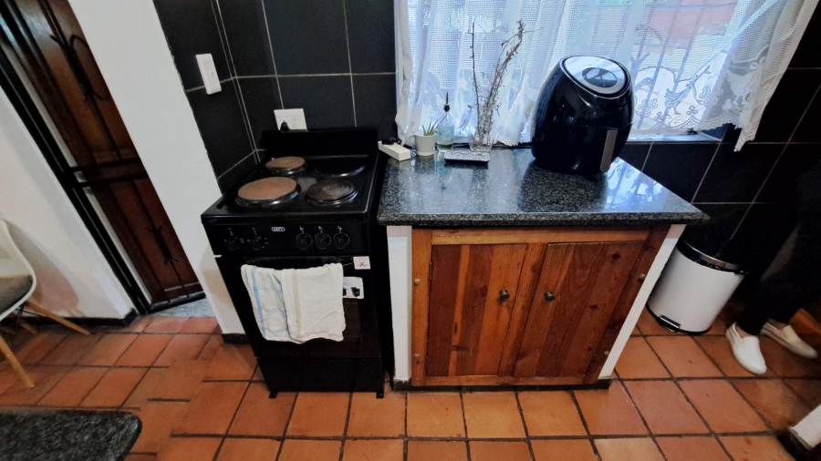 To Let 1 Bedroom Property for Rent in Robindale Gauteng