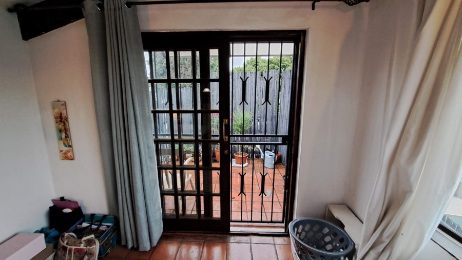 To Let 1 Bedroom Property for Rent in Robindale Gauteng