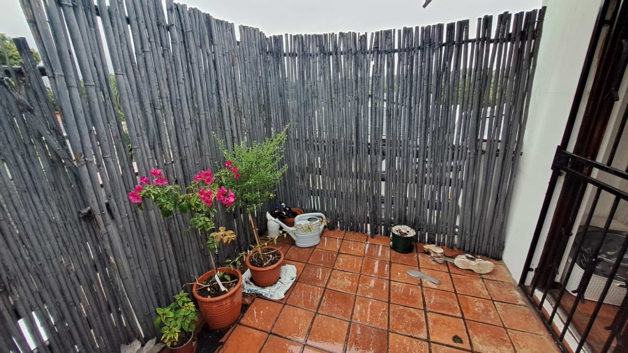 To Let 1 Bedroom Property for Rent in Robindale Gauteng