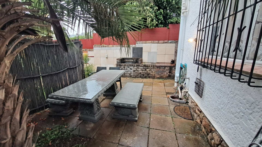 To Let 1 Bedroom Property for Rent in Robindale Gauteng