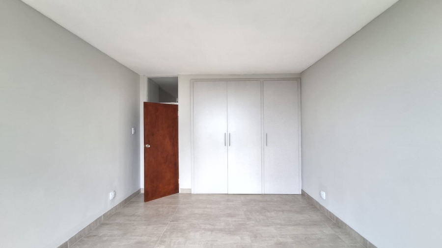 To Let 2 Bedroom Property for Rent in Constantia Kloof Gauteng