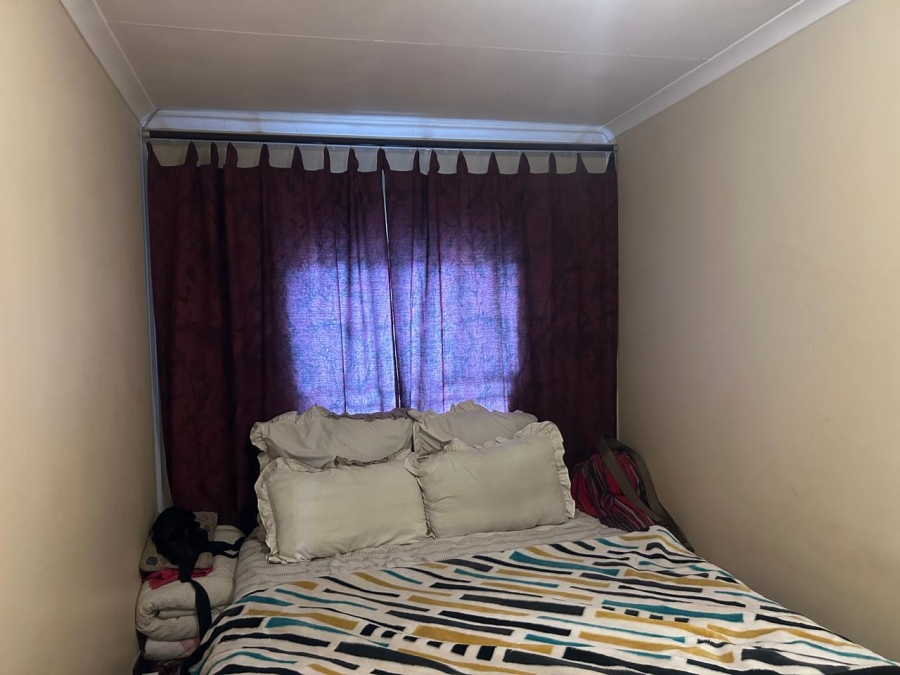 2 Bedroom Property for Sale in Clayville Gauteng