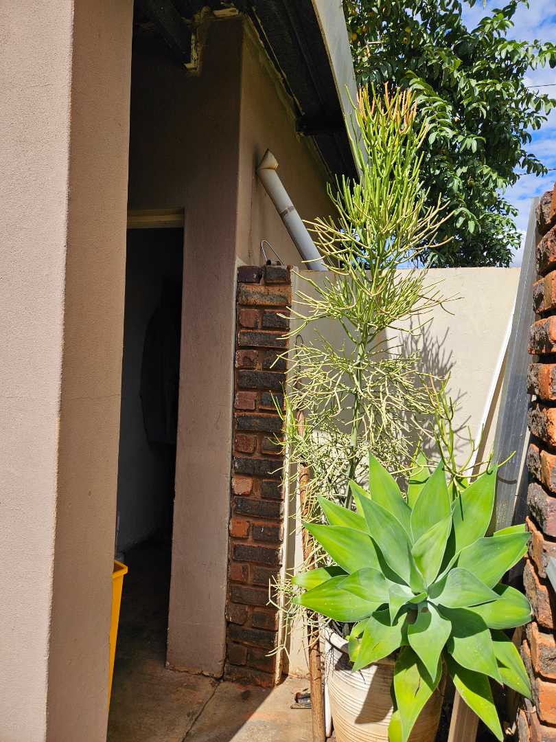 4 Bedroom Property for Sale in Dorandia Gauteng