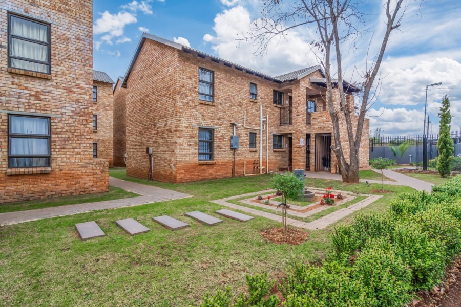 2 Bedroom Property for Sale in Princess A H Gauteng