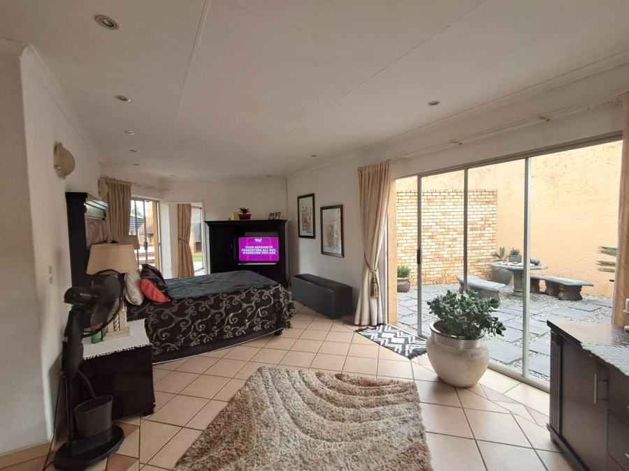 5 Bedroom Property for Sale in Mayfield Gauteng