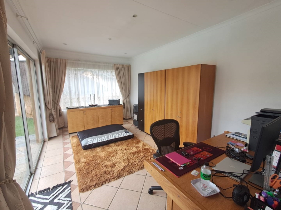 5 Bedroom Property for Sale in Mayfield Gauteng