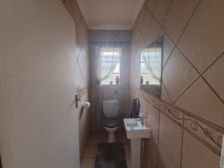 5 Bedroom Property for Sale in Mayfield Gauteng