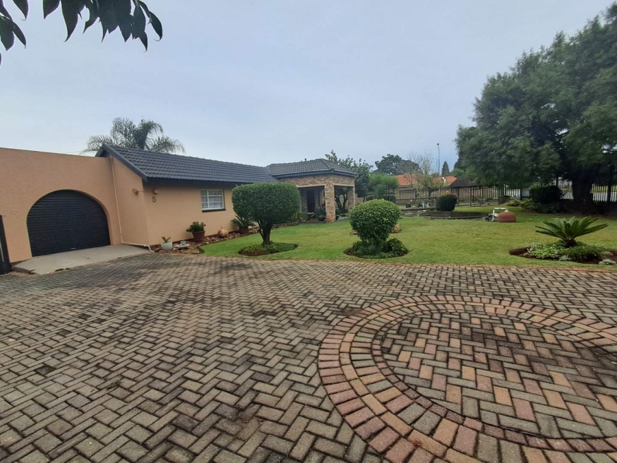 5 Bedroom Property for Sale in Mayfield Gauteng