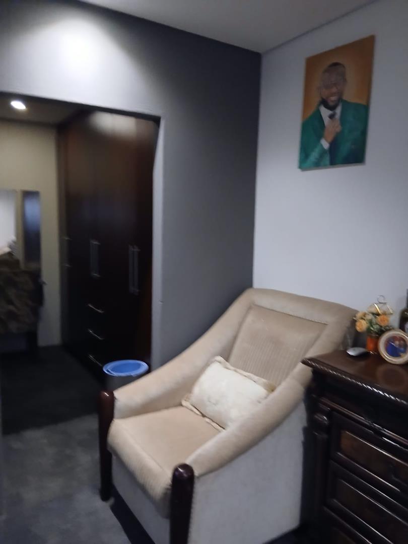 7 Bedroom Property for Sale in The Hill Gauteng