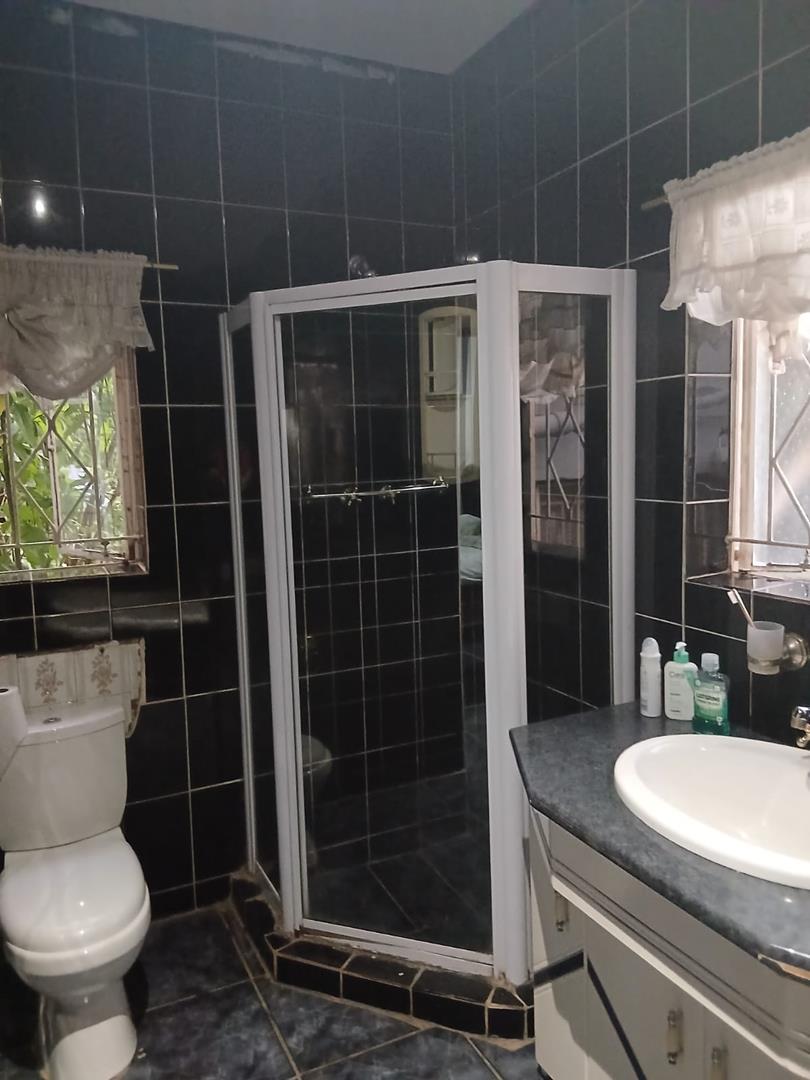 7 Bedroom Property for Sale in The Hill Gauteng