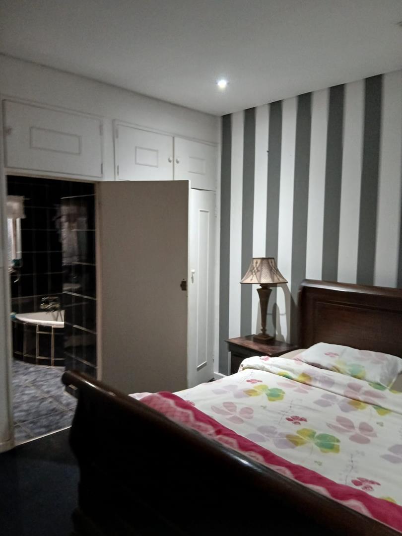 7 Bedroom Property for Sale in The Hill Gauteng