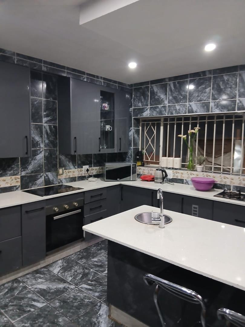 7 Bedroom Property for Sale in The Hill Gauteng