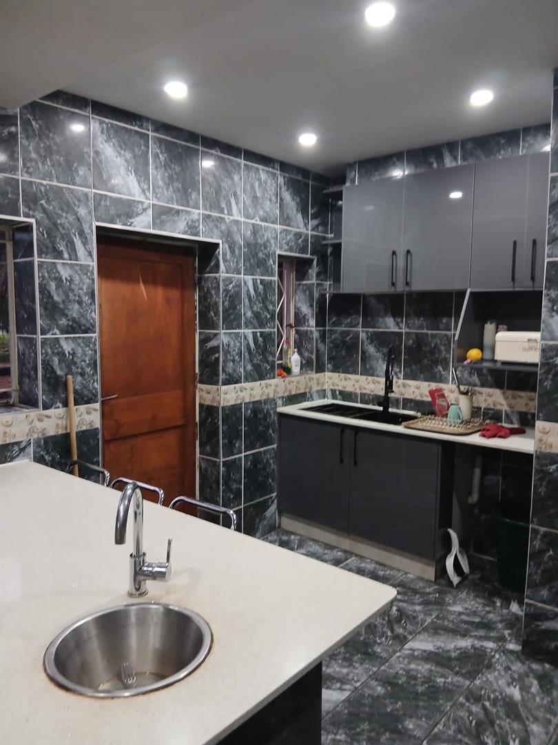 7 Bedroom Property for Sale in The Hill Gauteng