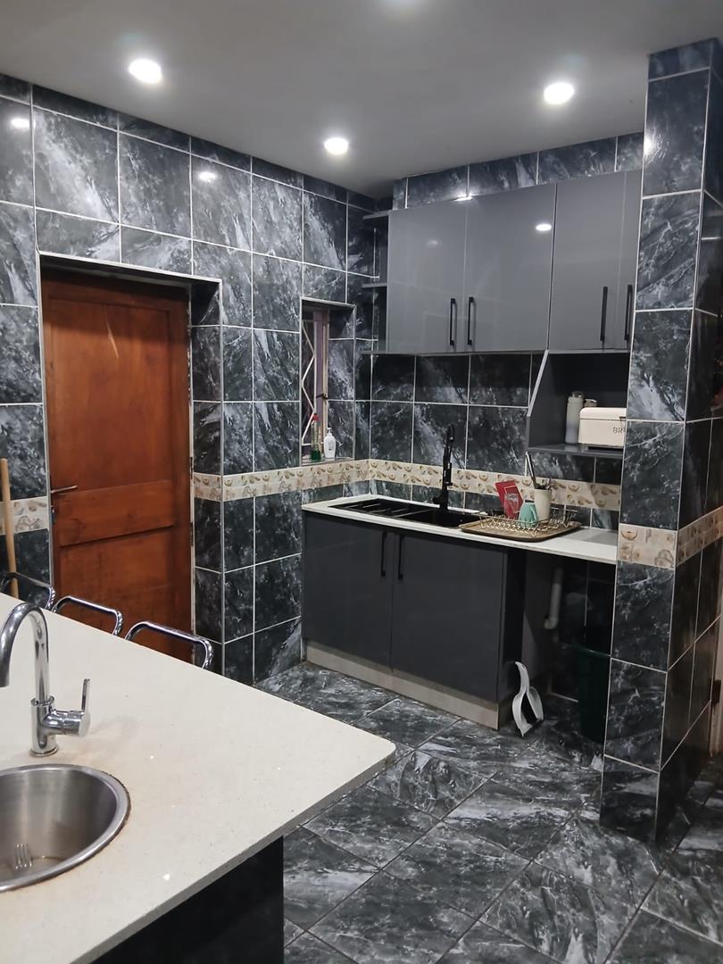 7 Bedroom Property for Sale in The Hill Gauteng
