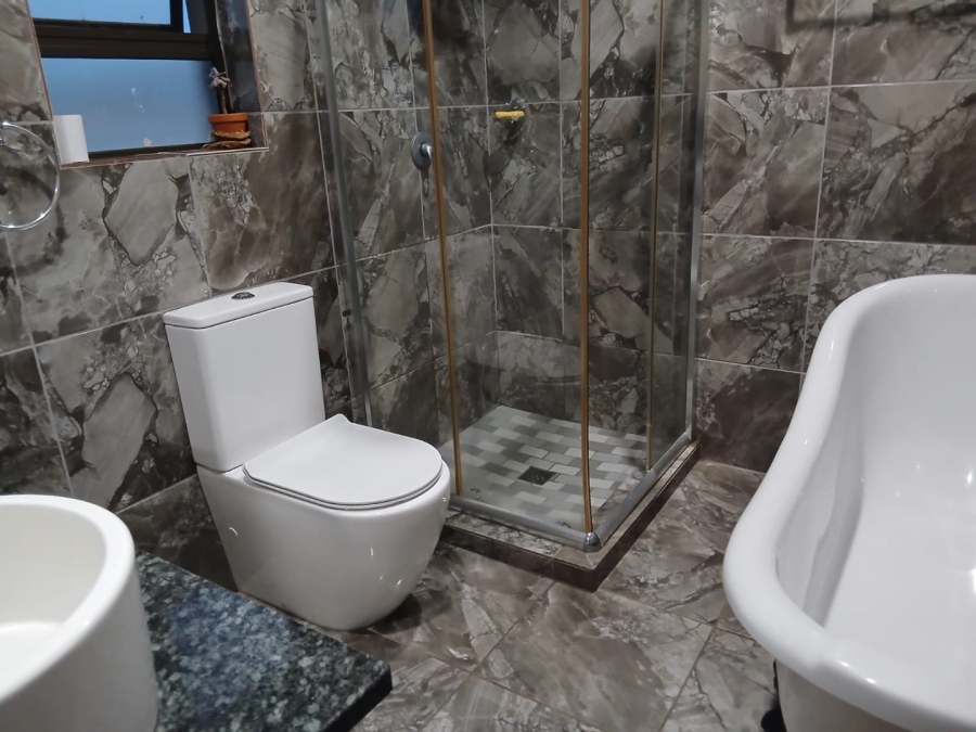 7 Bedroom Property for Sale in The Hill Gauteng